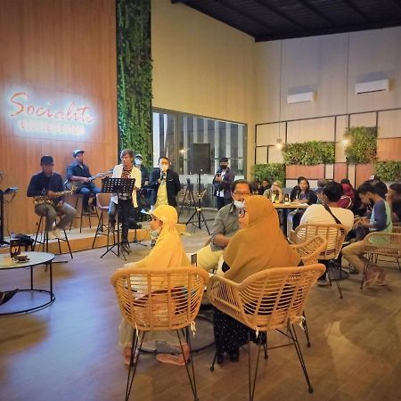 Front One King Hotel Tuban Tuban  Exterior foto