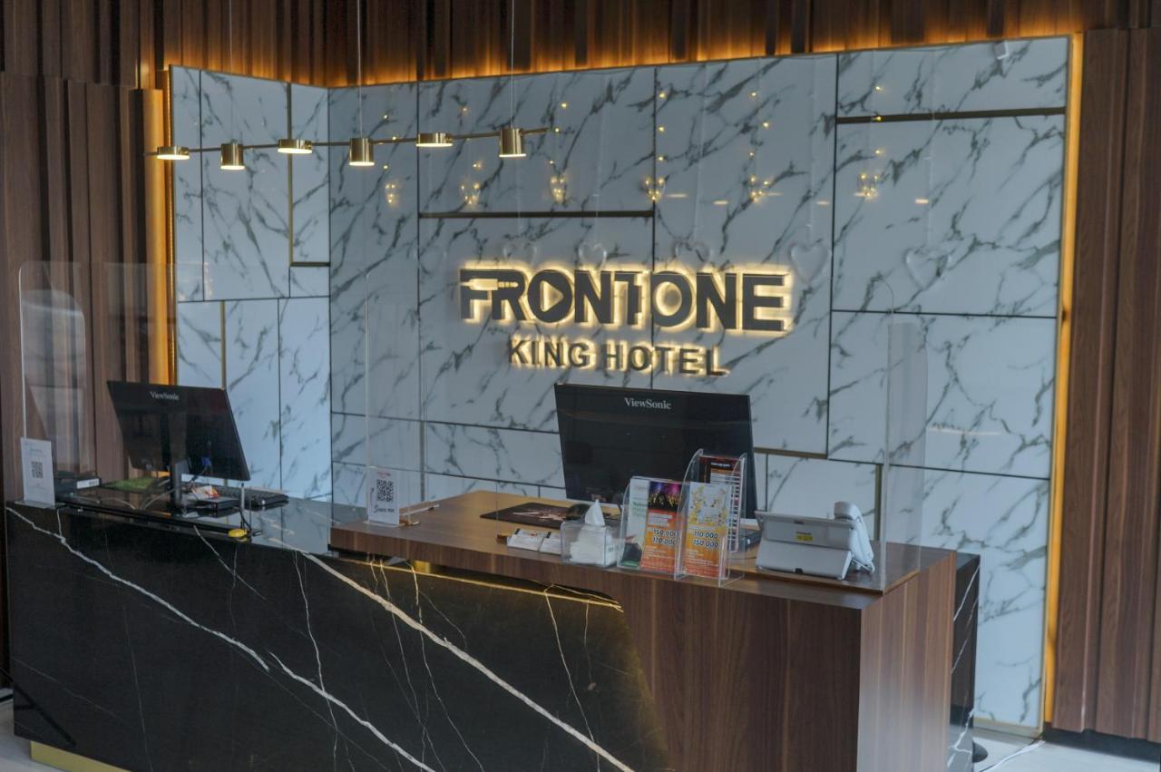 Front One King Hotel Tuban Tuban  Exterior foto