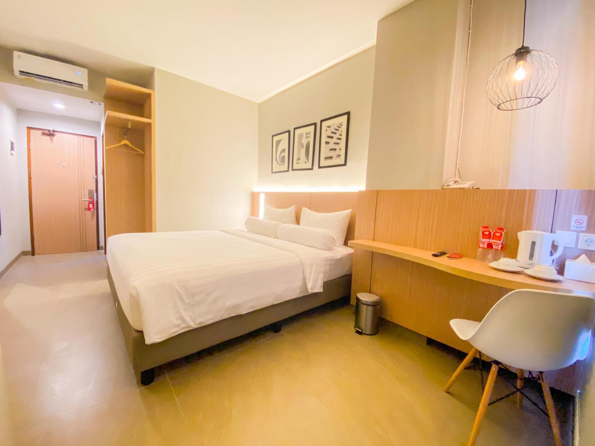 Front One King Hotel Tuban Tuban  Exterior foto